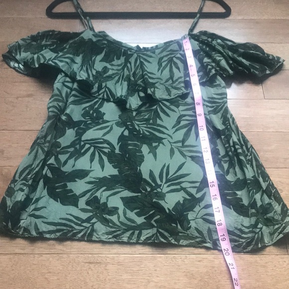 Old Navy Topical Top - Picture 4 of 8